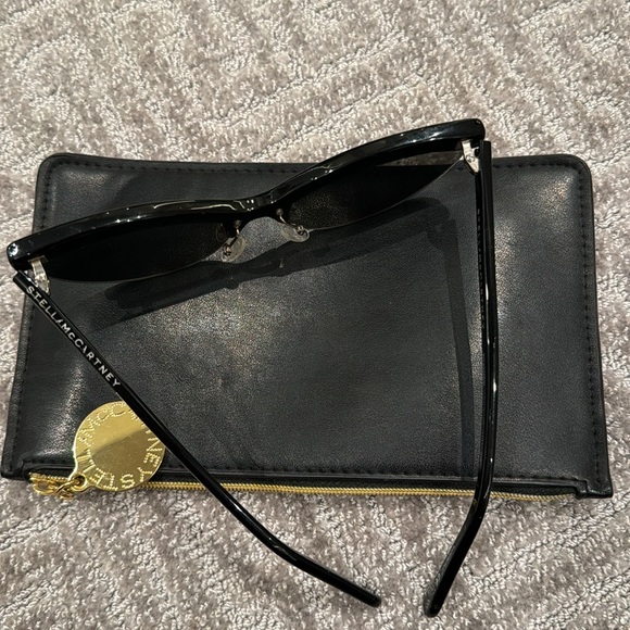 Stella McCartney SC0083S Mirrored Sunglasses Black/Silver - Picture 4 of 6